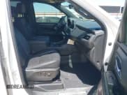 ✅ 2021 Chevrolet Suburban LT • VIN: 1GNSKCKD8MR431554 • Lot: 42774823. Wystawiony na IAAI z przebiegiem 84 653 mil. Bezpłatny archiwum sprzedaży aukcyjnych z USA i szczegółowy raport historii pojazdu na DreamBid. Zdjęcie 5.