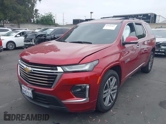 ✅ 2023 Chevrolet Traverse High Country • VIN: 1GNEVNKW9PJ242335 • Lot: 42415467. Wystawiony na IAAI z przebiegiem 25 855 mil. Bezpłatny archiwum sprzedaży aukcyjnych z USA i szczegółowy raport historii pojazdu na DreamBid. Zdjęcie 22.