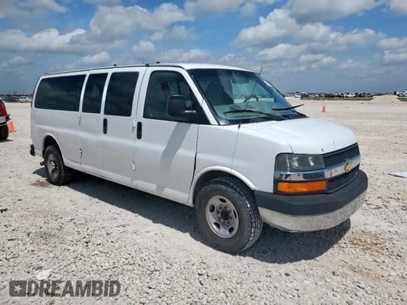 ✅ 2014 Chevrolet Express Passenger LT • VIN: 1GAZG1FGXE1106737 • Lot: 62956805. Wystawiony na Copart z przebiegiem 267 908 mil. Bezpłatny archiwum sprzedaży aukcyjnych z USA i szczegółowy raport historii pojazdu na DreamBid. Zdjęcie 4.