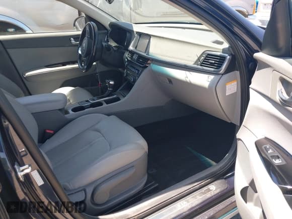 ✅ 2017 Kia Optima EX • VIN: KNAGV4LD0H5018001 • Lot: 42346385. Wystawiony na IAAI z przebiegiem 54 550 mil. Bezpłatny archiwum sprzedaży aukcyjnych z USA i szczegółowy raport historii pojazdu na DreamBid. Zdjęcie 5.