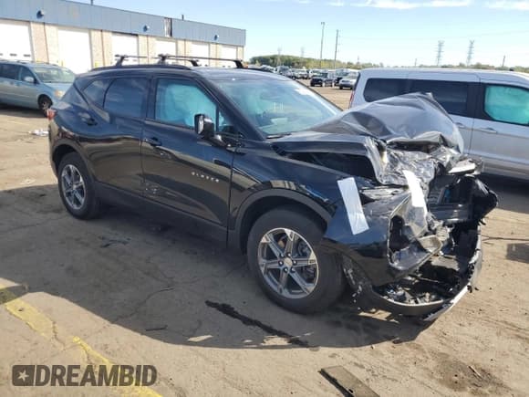 ✅ 2024 Chevrolet Blazer LT • VIN: 3GNKBJRS2RS175005 • Lot: 86256165. Listed on Copart with 8,692 mi. Free auction sales archive from the USA and detailed vehicle history report at DreamBid. Image 4.