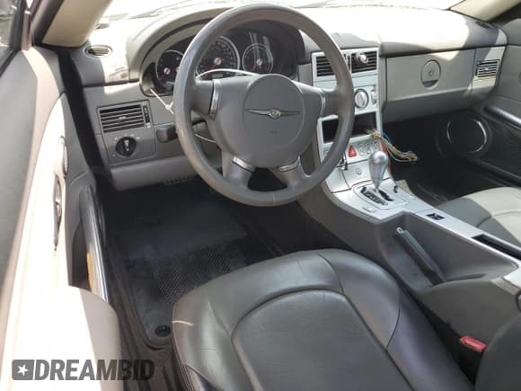 ✅ 2005 Chrysler Crossfire Limited • VIN: 1C3AN69L85X035507 • Lot: 62263545. Wystawiony na Copart z przebiegiem 52 422 mil. Bezpłatny archiwum sprzedaży aukcyjnych z USA i szczegółowy raport historii pojazdu na DreamBid. Zdjęcie 8.