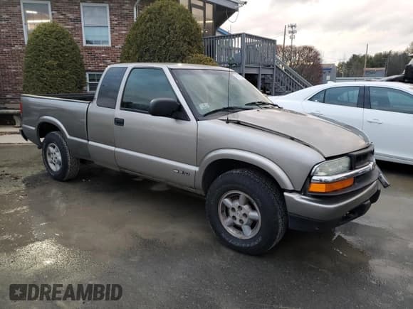 ✅ 2003 Chevrolet S-10 LS • VIN: 1GCDT19X238168971 • Лот: 83415254. Опубликован ранее на Copart с пробегом 138 443 миль. Бесплатный доступ к архиву аукционных продаж из США и подробный отчёт об истории автомобиля на DreamBid. Изображение 4.