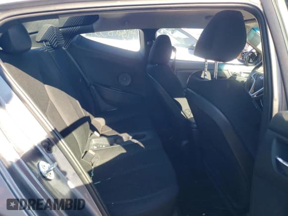 ✅ 2017 Hyundai Veloster Value Edition • VIN: KMHTC6AD4HU313383 • Lot: 79828554. Wystawiony na Copart z przebiegiem 87 014 mil. Bezpłatny archiwum sprzedaży aukcyjnych z USA i szczegółowy raport historii pojazdu na DreamBid. Zdjęcie 10.