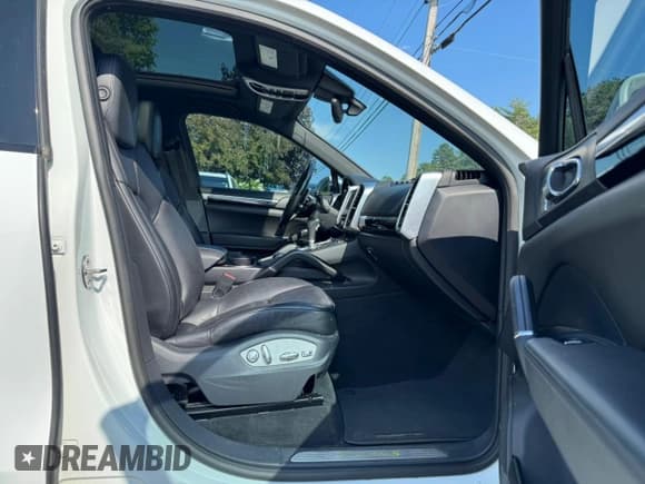 ✅ 2017 Porsche Cayenne S E-Hybrid • VIN: WP1AE2A27HLA74767 • Lot: 68561455. Listed on Copart with 149,841 mi. Free auction sales archive from the USA and detailed vehicle history report at DreamBid. Image 5.