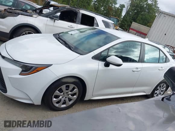 ✅ 2024 Toyota Corolla LE • VIN: 5YFB4MDE9RP098295 • Lot: 43394733. Wystawiony na IAAI z przebiegiem 50 497 mil. Bezpłatny archiwum sprzedaży aukcyjnych z USA i szczegółowy raport historii pojazdu na DreamBid. Zdjęcie 14.