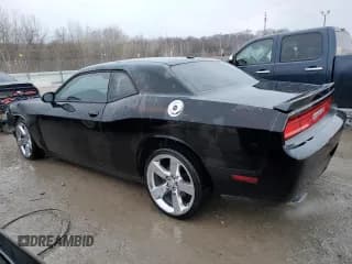 ✅ 2013 Dodge Challenger R/T • VIN: 2C3CDYBT6DH535850 • Lot: 89083035. Wystawiony na Copart z przebiegiem 104 368 mil. Bezpłatny archiwum sprzedaży aukcyjnych z USA i szczegółowy raport historii pojazdu na DreamBid. Zdjęcie 2.