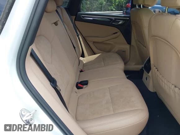 ✅ 2021 Porsche Macan • VIN: WP1AA2A55MLB10200 • Lot: 42774572. Wystawiony na IAAI z przebiegiem 14 711 mil. Bezpłatny archiwum sprzedaży aukcyjnych z USA i szczegółowy raport historii pojazdu na DreamBid. Zdjęcie 8.