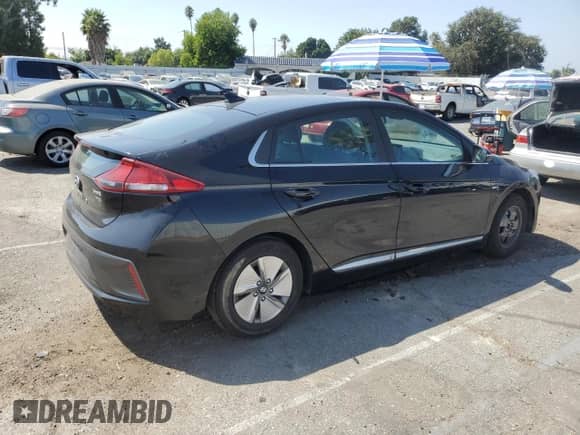 2020 Hyundai Ioniq SE с VIN KMHC75LC6LU242098, выставлен на аукционе Copart как лот 70589334 с пробегом 80 009 миль миль и Списание • Salvage title. История ставок и продаж доступна на DreamBid. Изображение 3.