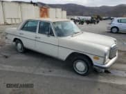 ✅ 1968 Mercedes-Benz 240 • VIN: 11401510014056 • Lot: 47776954. Wystawiony na Copart z przebiegiem 4 642 mil. Bezpłatny archiwum sprzedaży aukcyjnych z USA i szczegółowy raport historii pojazdu na DreamBid. Zdjęcie 4.