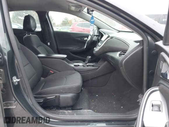 ✅ 2017 Chevrolet Malibu Hybrid • VIN: 1G1ZJ5SU6HF109176 • Lot: 43589819. Wystawiony na IAAI z przebiegiem 165 365 mil. Bezpłatny archiwum sprzedaży aukcyjnych z USA i szczegółowy raport historii pojazdu na DreamBid. Zdjęcie 5.