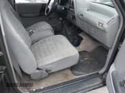 ✅ 1994 Ford Ranger Splash • VIN: 1FTCR10A8RUA05504 • Lot: 42206720. Wystawiony na IAAI z przebiegiem 64 793 mil. Bezpłatny archiwum sprzedaży aukcyjnych z USA i szczegółowy raport historii pojazdu na DreamBid. Zdjęcie 5.