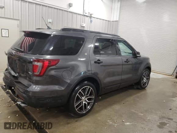 ✅ 2019 Ford Explorer Sport • VIN: 1FM5K8GT5KGB21207 • Lot: 69191985. Wystawiony na Copart z przebiegiem 53 780 mil. Bezpłatny archiwum sprzedaży aukcyjnych z USA i szczegółowy raport historii pojazdu na DreamBid. Zdjęcie 3.