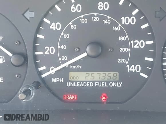 ✅ 1998 Toyota Camry LE • VIN: JT2BF28KXW0118504 • Lot: 42096672. Listed on IAAI with 257,358 mi. Free auction sales archive from the USA and detailed vehicle history report at DreamBid. Image 15.