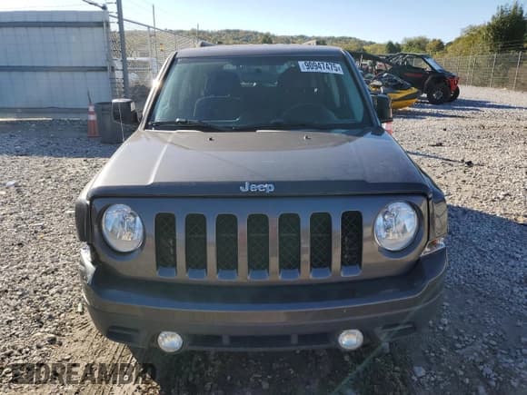 ✅ 2015 Jeep Patriot Latitude • VIN: 1C4NJPFA2FD397885 • Lot: 90947475. Listed on Copart with 155,880 mi. Free auction sales archive from the USA and detailed vehicle history report at DreamBid. Image 5.