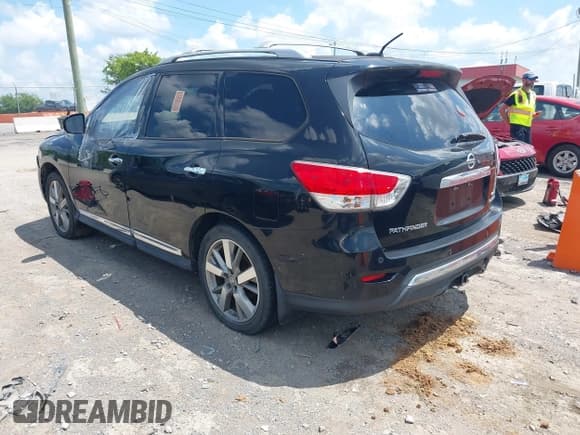 ✅ 2013 Nissan Pathfinder SL • VIN: 5N1AR2MM3DC690295 • Lot: 42783096. Listed on IAAI with 147,260 mi. Free auction sales archive from the USA and detailed vehicle history report at DreamBid. Image 3.