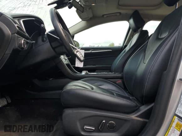 ✅ 2020 Ford Fusion Titanium • VIN: 3FA6P0RU3LR141487 • Lot: 71906835. Listed on Copart with 67,307 mi. Free auction sales archive from the USA and detailed vehicle history report at DreamBid. Image 7.