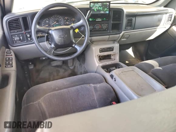 ✅ 2001 Chevrolet Suburban LS • VIN: 3GNEC16T11G283940 • Lot: 52162715. Wystawiony na Copart z przebiegiem 197 628 mil. Bezpłatny archiwum sprzedaży aukcyjnych z USA i szczegółowy raport historii pojazdu na DreamBid. Zdjęcie 8.