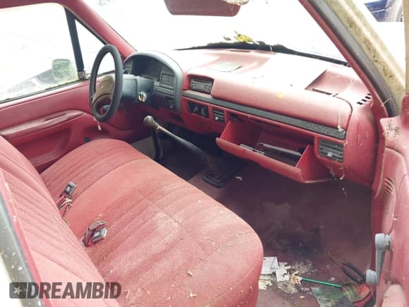 ✅ 1992 Ford F-150 S • VIN: 1FTEX15Y2NKB09237 • Lot: 42654726. Wystawiony na IAAI z przebiegiem 260 150 mil. Bezpłatny archiwum sprzedaży aukcyjnych z USA i szczegółowy raport historii pojazdu na DreamBid. Zdjęcie 5.