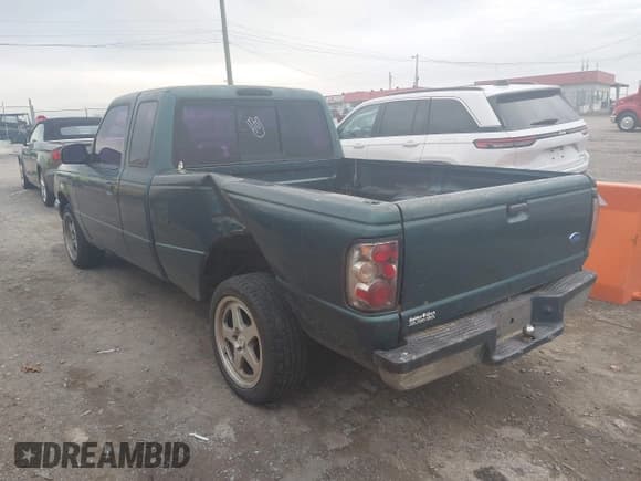 ✅ 1995 Ford Ranger Splash • VIN: 1FTCR14U4SPA72352 • Лот: 43758442. Опубликован ранее на IAAI с пробегом 185 197 миль. Бесплатный доступ к архиву аукционных продаж из США и подробный отчёт об истории автомобиля на DreamBid. Изображение 3.