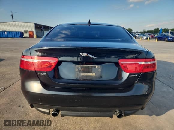 ✅ 2017 Jaguar XE 25t Prestige • VIN: SAJAE4BGXHA966645 • Lot: 89921285. Wystawiony na Copart z przebiegiem 101 644 mil. Bezpłatny archiwum sprzedaży aukcyjnych z USA i szczegółowy raport historii pojazdu na DreamBid. Zdjęcie 6.