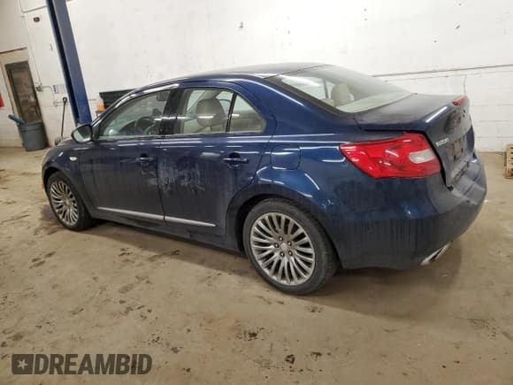 ✅ 2010 Suzuki Kizashi • VIN: JS2RE9A71A6100430 • Лот: 84148384. Опубликован ранее на Copart с пробегом 167 853 миль. Бесплатный доступ к архиву аукционных продаж из США и подробный отчёт об истории автомобиля на DreamBid. Изображение 2.