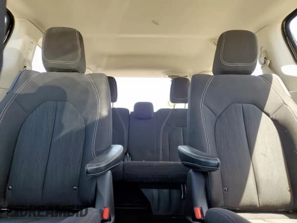 ✅ 2020 Chrysler Voyager LX • VIN: 2C4RC1CG4LR117524 • Lot: 66402325. Listed on Copart with 64,996 mi. Free auction sales archive from the USA and detailed vehicle history report at DreamBid. Image 10.