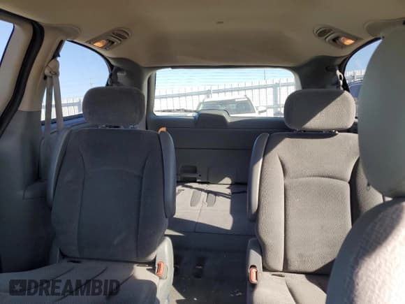 ✅ 2006 Chrysler Town & Country Touring • VIN: 2A4GP54L26R753839 • Lot: 89596855. Listed on Copart with 137,607 mi. Free auction sales archive from the USA and detailed vehicle history report at DreamBid. Image 10.