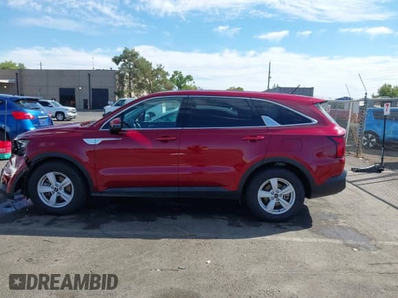 ✅ 2023 Kia Sorento LX • VIN: 5XYRG4LC9PG202128 • Lot: 43259200. Wystawiony na IAAI z przebiegiem 44 038 mil. Bezpłatny archiwum sprzedaży aukcyjnych z USA i szczegółowy raport historii pojazdu na DreamBid. Zdjęcie 14.