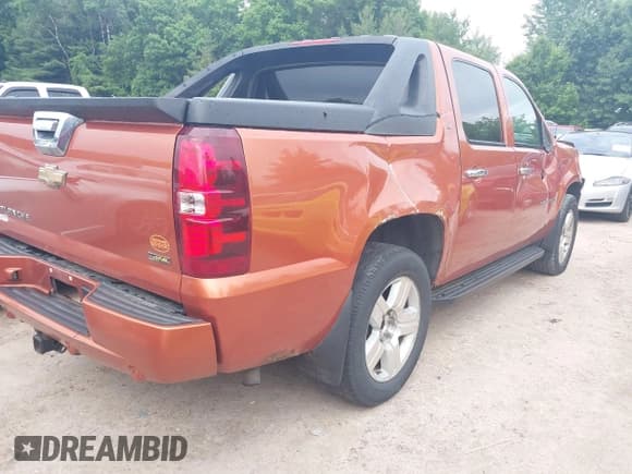 ✅ 2007 Chevrolet Avalanche 1LT • VIN: 3GNFK12397G303423 • Lot: 42530644. Listed on IAAI with Not provided. Free auction sales archive from the USA and detailed vehicle history report at DreamBid. Image 4.