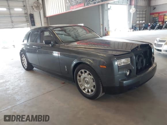 ✅ 2005 Rolls-Royce Phantom • VIN: SCA1S68495UX07744 • Lot: 42914360. Wystawiony na IAAI z przebiegiem 39 607 mil. Bezpłatny archiwum sprzedaży aukcyjnych z USA i szczegółowy raport historii pojazdu na DreamBid. Zdjęcie 1.