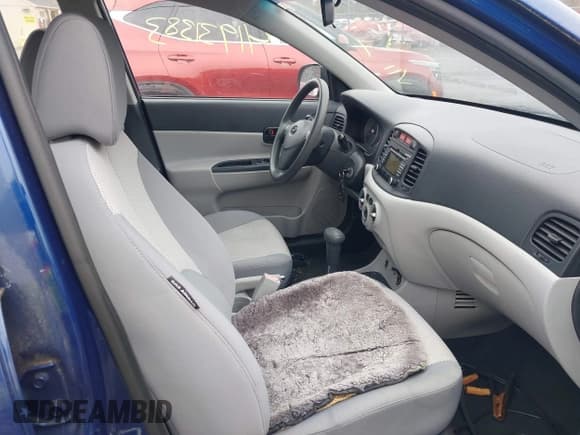 ✅ 2010 Hyundai Accent GLS • VIN: KMHCN4AC4AU407601 • Лот: 41931383. Опубликован ранее на IAAI с пробегом 92 606 миль. Бесплатный доступ к архиву аукционных продаж из США и подробный отчёт об истории автомобиля на DreamBid. Изображение 5.