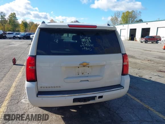✅ 2016 Chevrolet Suburban LTZ • VIN: 1GNSKJKC6GR139806 • Лот: 43515972. Опубликован ранее на IAAI с пробегом 189 977 миль. Бесплатный доступ к архиву аукционных продаж из США и подробный отчёт об истории автомобиля на DreamBid. Изображение 16.