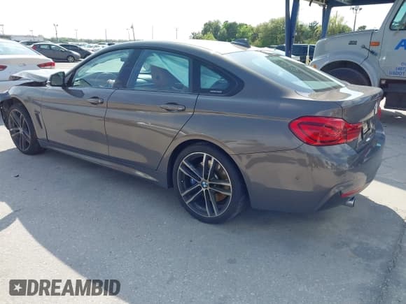 ✅ 2018 BMW 4 Series 440i • VIN: WBA4J5C54JBF07315 • Lot: 41738540. Wystawiony na IAAI z przebiegiem 74 577 mil. Bezpłatny archiwum sprzedaży aukcyjnych z USA i szczegółowy raport historii pojazdu na DreamBid. Zdjęcie 3.
