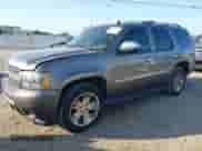 2011 Chevrolet Tahoe LTZ с VIN 1GNSKCE02BR397679, выставлен на аукционе IAAI как лот 42020606 с пробегом 188 056 миль миль и . История ставок и продаж доступна на DreamBid. Изображение 18.