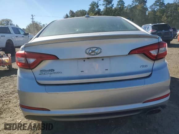 2015 Hyundai Sonata Eco z VIN 5NPE24AA0FH181689, wystawiony jako Copart lot #91234025 z przebiegiem 116 414 mil mil oraz Czysty tytuł • Clean title. Historia ofert i sprzedaży dostępna na DreamBid. Obrazek 6.