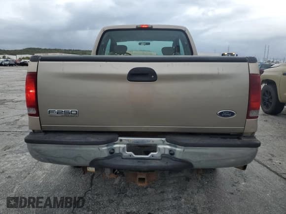 ✅ 2006 Ford F-250 XL • VIN: 1FTSX21526EB73931 • Лот: 90712985. Опубликован ранее на Copart с пробегом 129 548 миль. Бесплатный доступ к архиву аукционных продаж из США и подробный отчёт об истории автомобиля на DreamBid. Изображение 6.