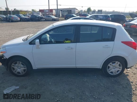 ✅ 2011 Nissan Versa S • VIN: 3N1BC1CP1BL434094 • Lot: 43240682. Listed on IAAI with 142,507 mi. Free auction sales archive from the USA and detailed vehicle history report at DreamBid. Image 15.