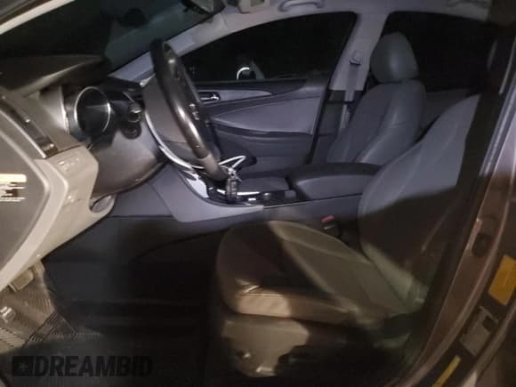 ✅ 2012 Hyundai Sonata SE • VIN: 5NPEC4ABXCH419484 • Лот: 92595555. Опубликован ранее на Copart с пробегом Не указан. Бесплатный доступ к архиву аукционных продаж из США и подробный отчёт об истории автомобиля на DreamBid. Изображение 7.