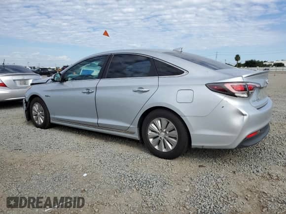 2017 Hyundai Sonata SE with VIN KMHE24L3XHA065145, listed as a Copart auction lot 81116165 with 150,916 mi miles and Clean title. Bid and sale history available at DreamBid. Image 2.