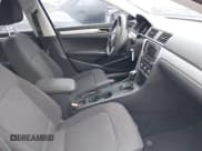 ✅ 2008 Volkswagen Passat Komfort • VIN: WVWAK73C78E055766 • Lot: 43690911. Wystawiony na IAAI z przebiegiem Nie podano. Bezpłatny archiwum sprzedaży aukcyjnych z USA i szczegółowy raport historii pojazdu na DreamBid. Zdjęcie 5.