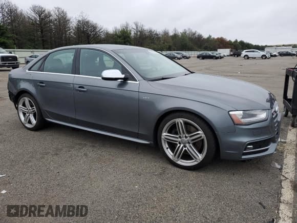 ✅ 2014 Audi S4 Premium Plus • VIN: WAUBGAFL4EA080431 • Лот: 65033654. Опубликован ранее на Copart с пробегом 48 430 миль. Бесплатный доступ к архиву аукционных продаж из США и подробный отчёт об истории автомобиля на DreamBid. Изображение 4.