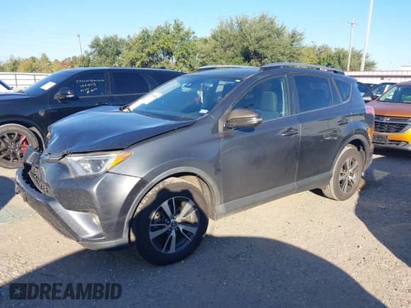 ✅ 2017 Toyota RAV4 XLE • VIN: JTMWFREV5HD096195 • Lot: 43585848. Wystawiony na IAAI z przebiegiem 177 457 mil. Bezpłatny archiwum sprzedaży aukcyjnych z USA i szczegółowy raport historii pojazdu na DreamBid. Zdjęcie 2.