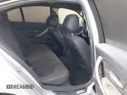 ✅ 2015 BMW 3 Series 320i xDrive • VIN: WBA3C3G52FNS75840 • Lot: 41873015. Wystawiony na IAAI z przebiegiem Nie podano. Bezpłatny archiwum sprzedaży aukcyjnych z USA i szczegółowy raport historii pojazdu na DreamBid. Zdjęcie 8.