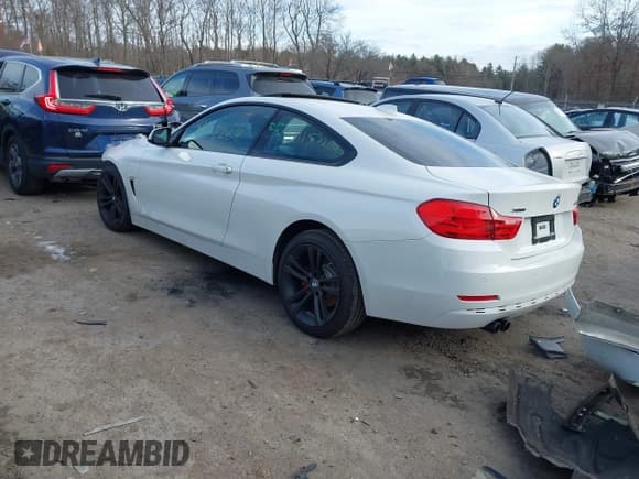 ✅ 2016 BMW 4 Series 428i xDrive • VIN: WBA3N9C51GK250658 • Lot: 41157264. Wystawiony na IAAI z przebiegiem 98 225 mil. Bezpłatny archiwum sprzedaży aukcyjnych z USA i szczegółowy raport historii pojazdu na DreamBid. Zdjęcie 3.