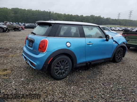 ✅ 2017 MINI Hardtop Cooper S • VIN: WMWXP7C57H3B94241 • Лот: 84596515. Опубликован ранее на Copart с пробегом 60 081 миль. Бесплатный доступ к архиву аукционных продаж из США и подробный отчёт об истории автомобиля на DreamBid. Изображение 3.