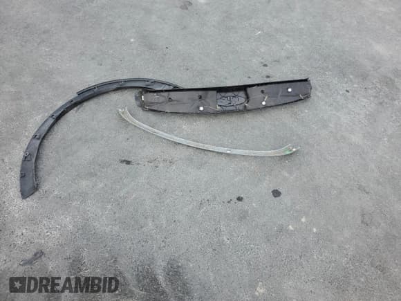 ✅ 2009 MINI Convertible S • VIN: WMWMS33569TG89140 • Lot: 92157175. Wystawiony na Copart z przebiegiem 125 093 mil. Bezpłatny archiwum sprzedaży aukcyjnych z USA i szczegółowy raport historii pojazdu na DreamBid. Zdjęcie 12.