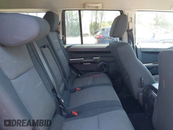 ✅ 2008 Jeep Commander Sport • VIN: 1J8HH48N88C153408 • Лот: 42060177. Опубликован ранее на IAAI с пробегом 165 939 миль. Бесплатный доступ к архиву аукционных продаж из США и подробный отчёт об истории автомобиля на DreamBid. Изображение 8.