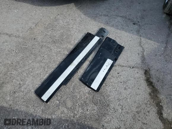 ✅ 2024 Land Rover Range Rover Velar Dynamic SE • VIN: SALYL2EX7RA389893 • Лот: 56069065. Опубликован ранее на Copart с пробегом 16 618 миль. Бесплатный доступ к архиву аукционных продаж из США и подробный отчёт об истории автомобиля на DreamBid. Изображение 13.