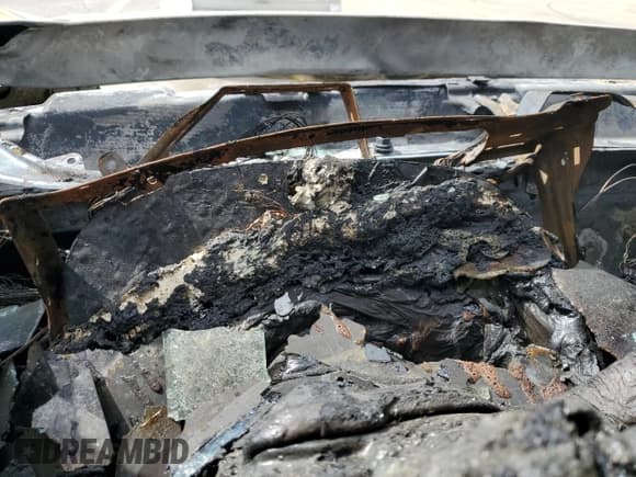 ✅ 2006 Chevrolet Silverado 2500HD LT3 • VIN: 1GCHK23UX6F191374 • Lot: 56893015. Wystawiony na Copart z przebiegiem Nie podano. Bezpłatny archiwum sprzedaży aukcyjnych z USA i szczegółowy raport historii pojazdu na DreamBid. Zdjęcie 9.